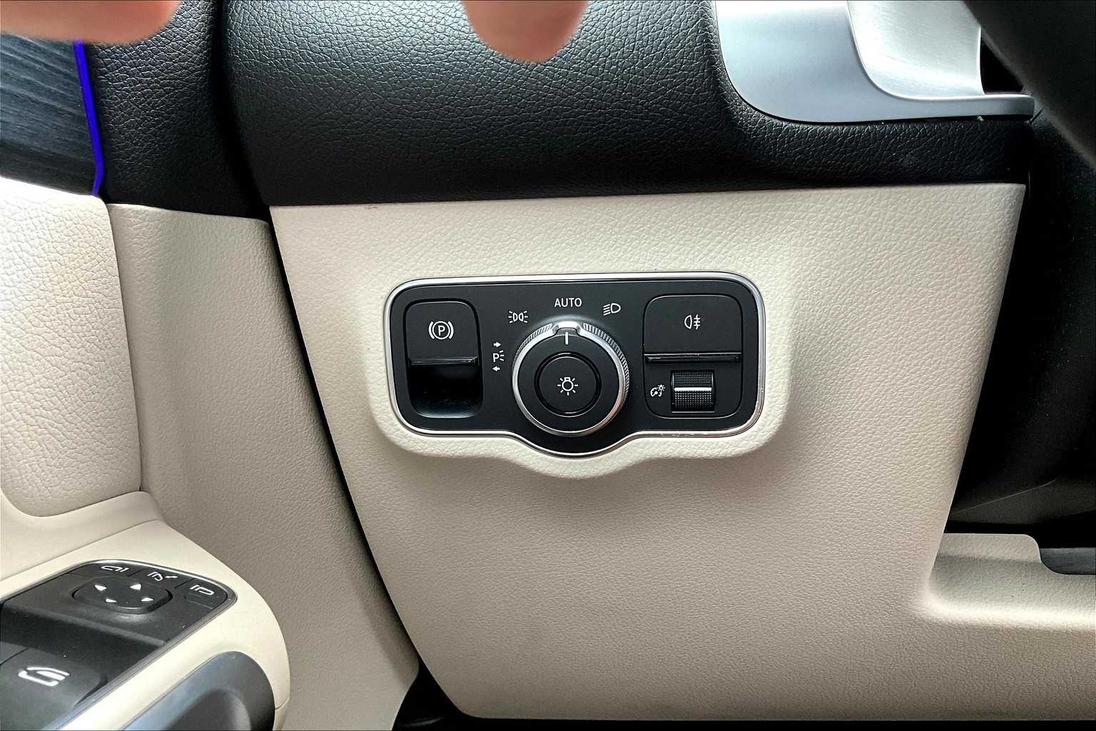 2023 Mercedes Benz EQB photo 34