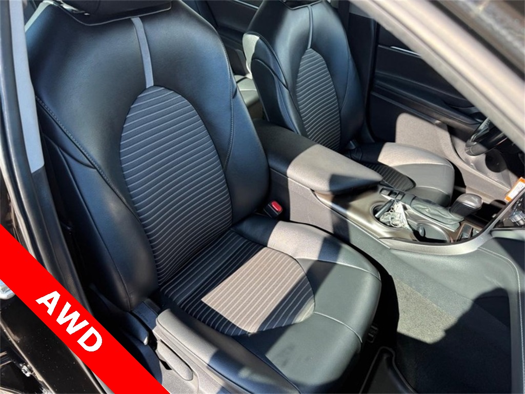 2021 Toyota Camry SE photo 4