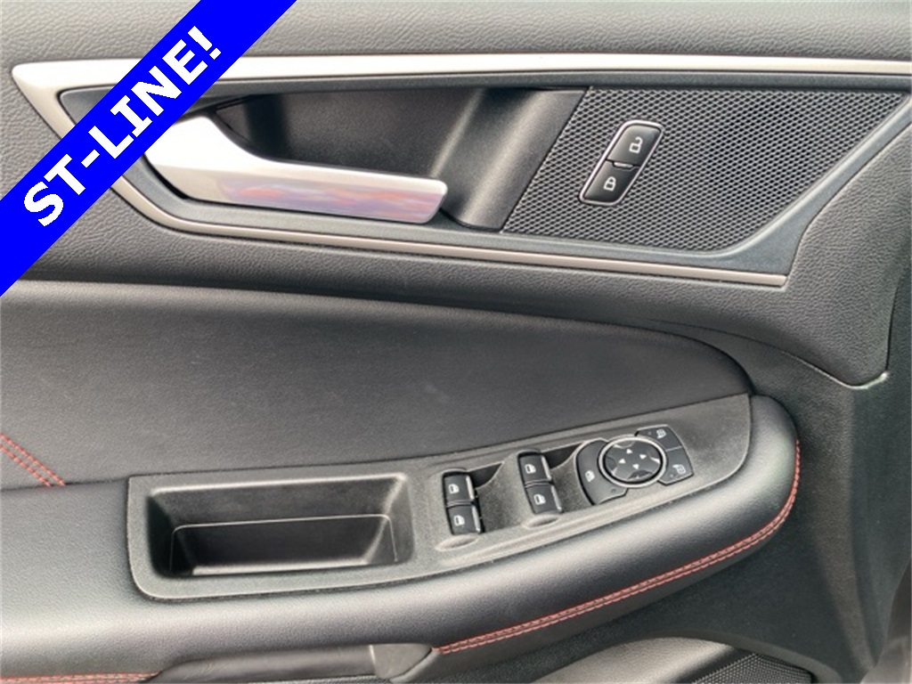 2024 Ford Edge ST photo 18