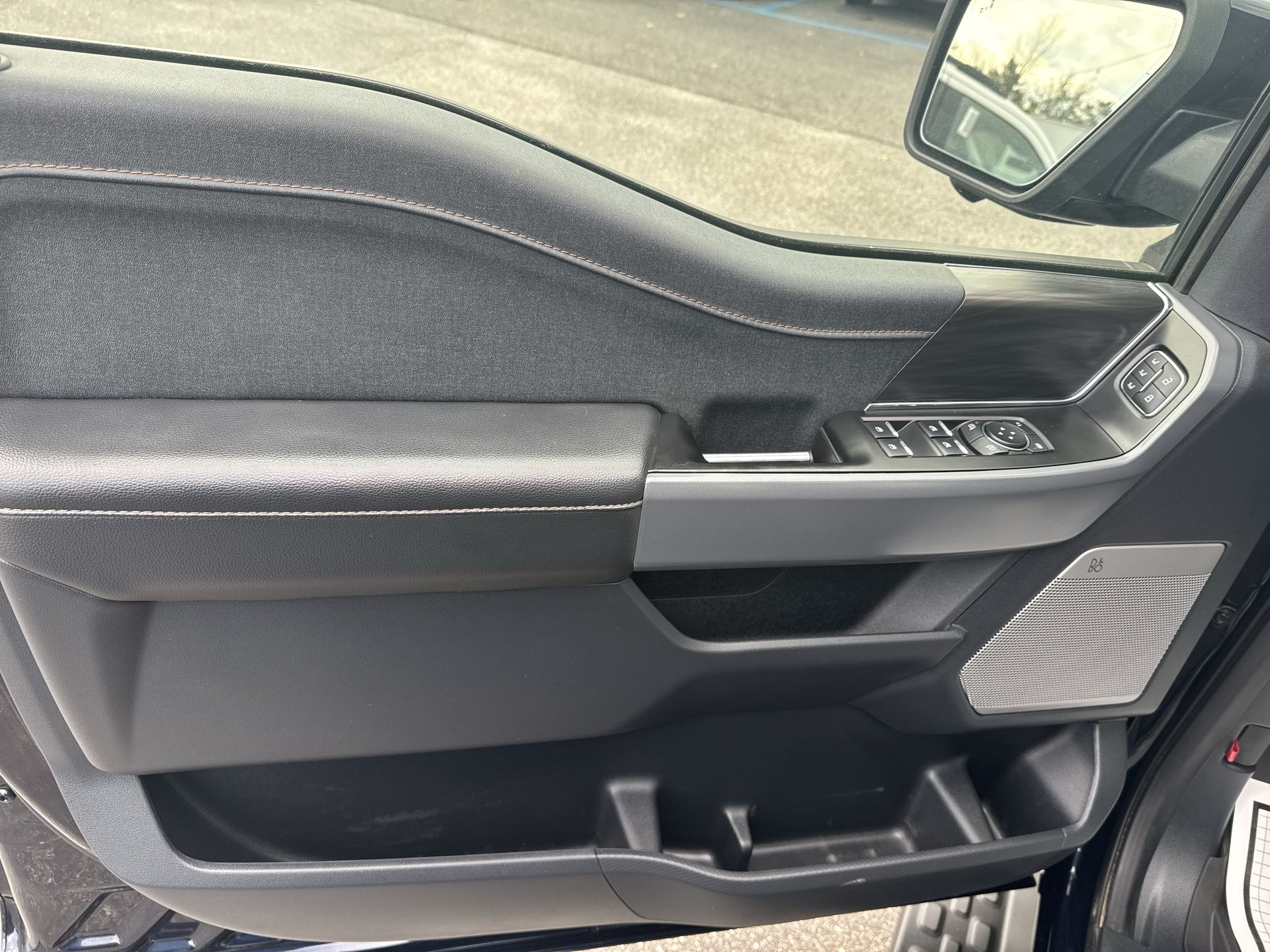 2024 Ford F-150 Lariat photo 4