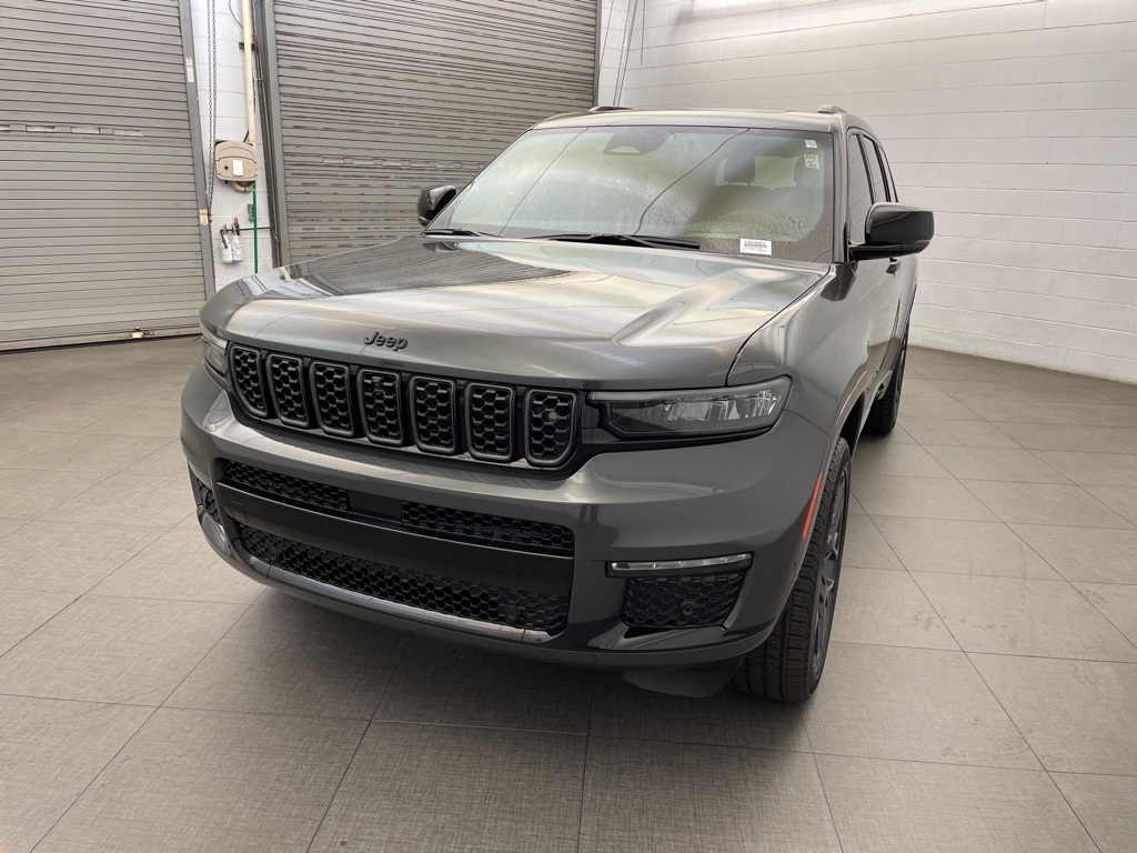 2025 Jeep Grand Cherokee L Summit Reserve photo 6