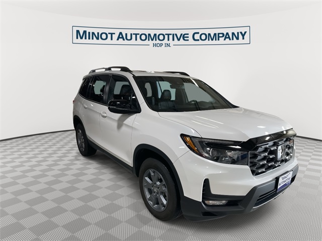 2025 Honda Passport TrailSport photo 2