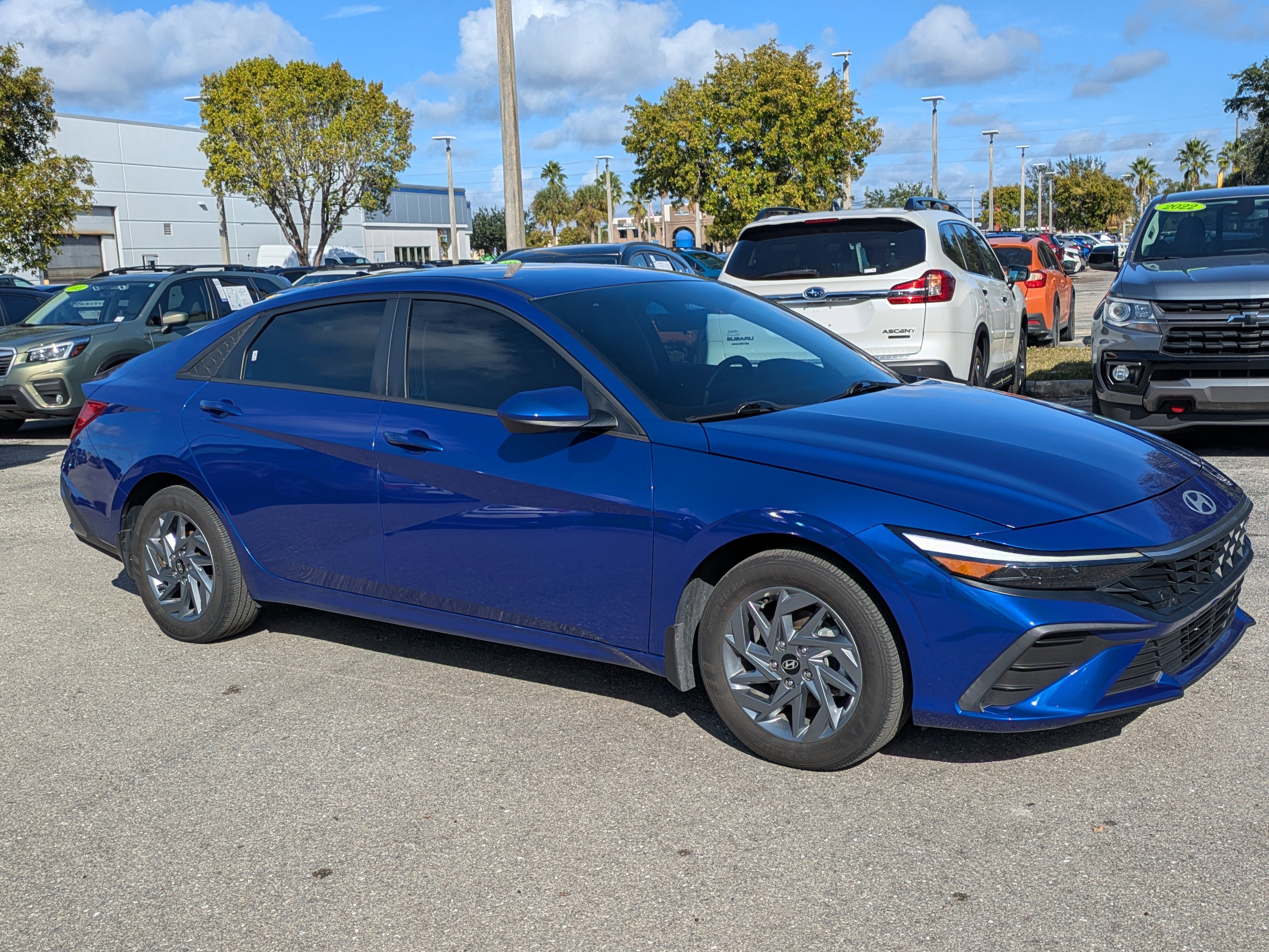 2024 Hyundai Elantra Blue's photo