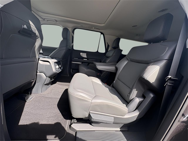 2025 Ford Expedition MAX XLT photo 22