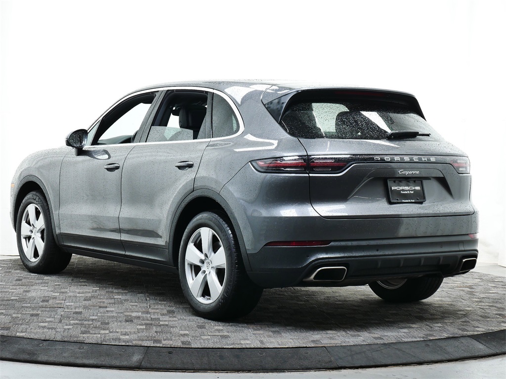2022 Porsche Cayenne photo 3