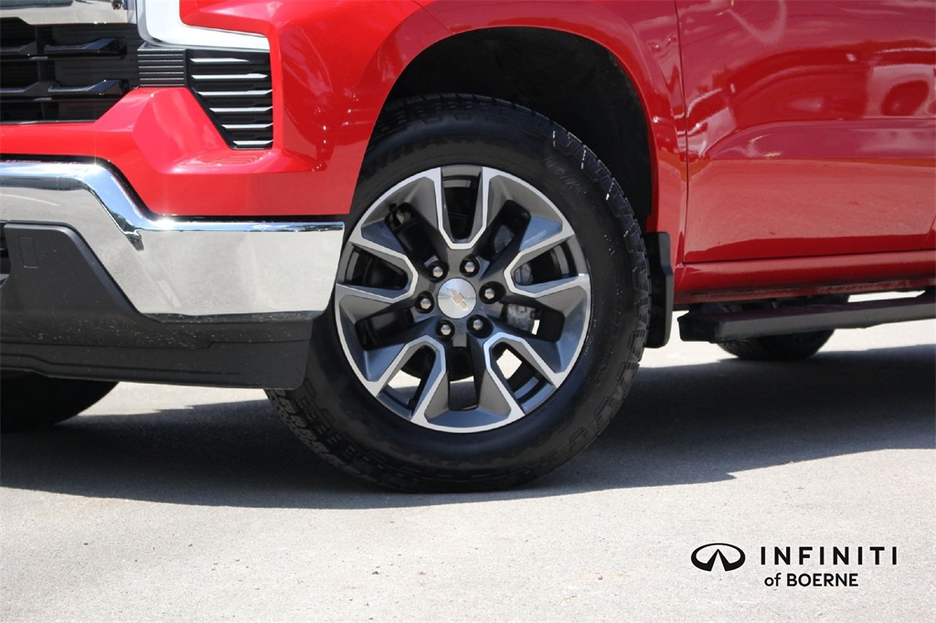 2022 Chevrolet Silverado 1500 LT photo 3