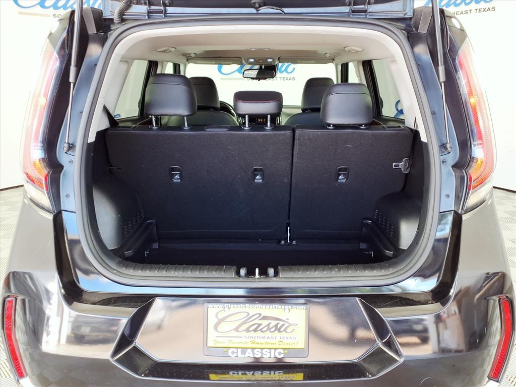 2023 Kia Soul GT-Line photo 9
