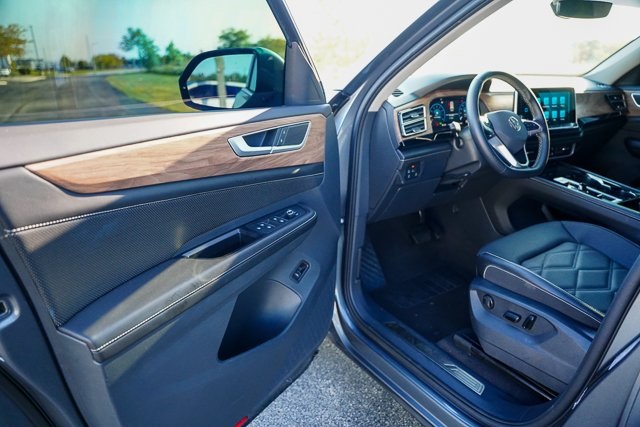 2024 Volkswagen Atlas SE Technology photo 7