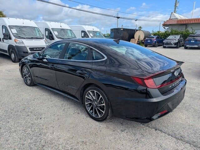 2022 Hyundai Sonata Limited photo 4