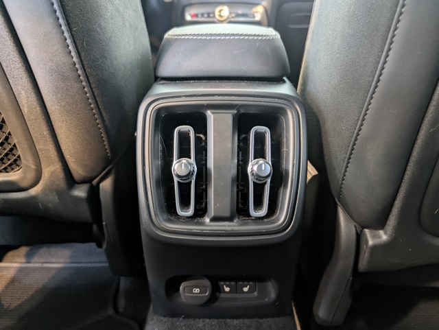2023 Volvo XC40 Recharge Ultimate photo 27
