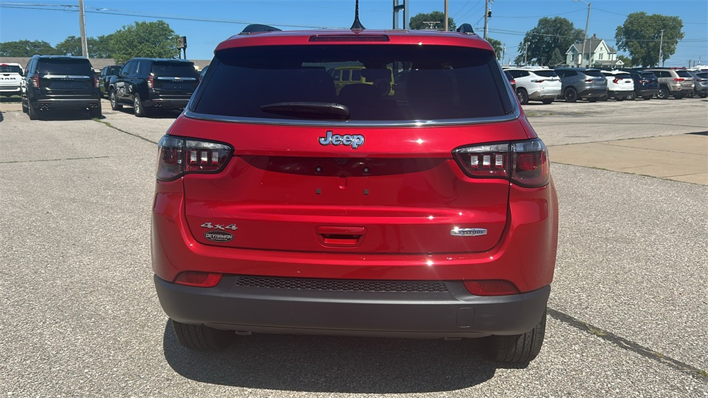 2025 Jeep Compass Latitude photo 4