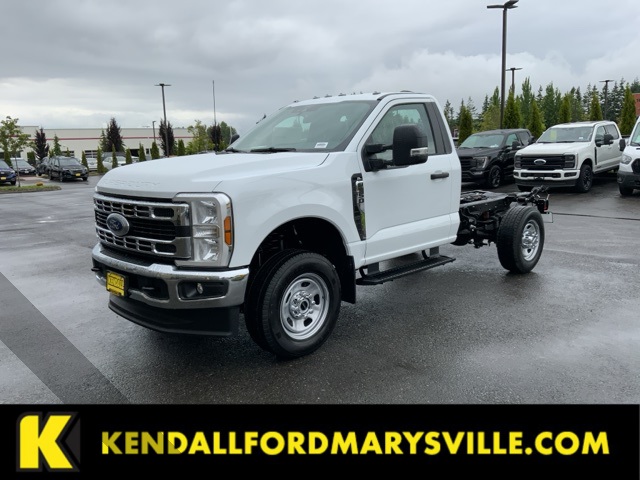 2025 Ford F-350 Super Duty Chassis Cab XLT's photo