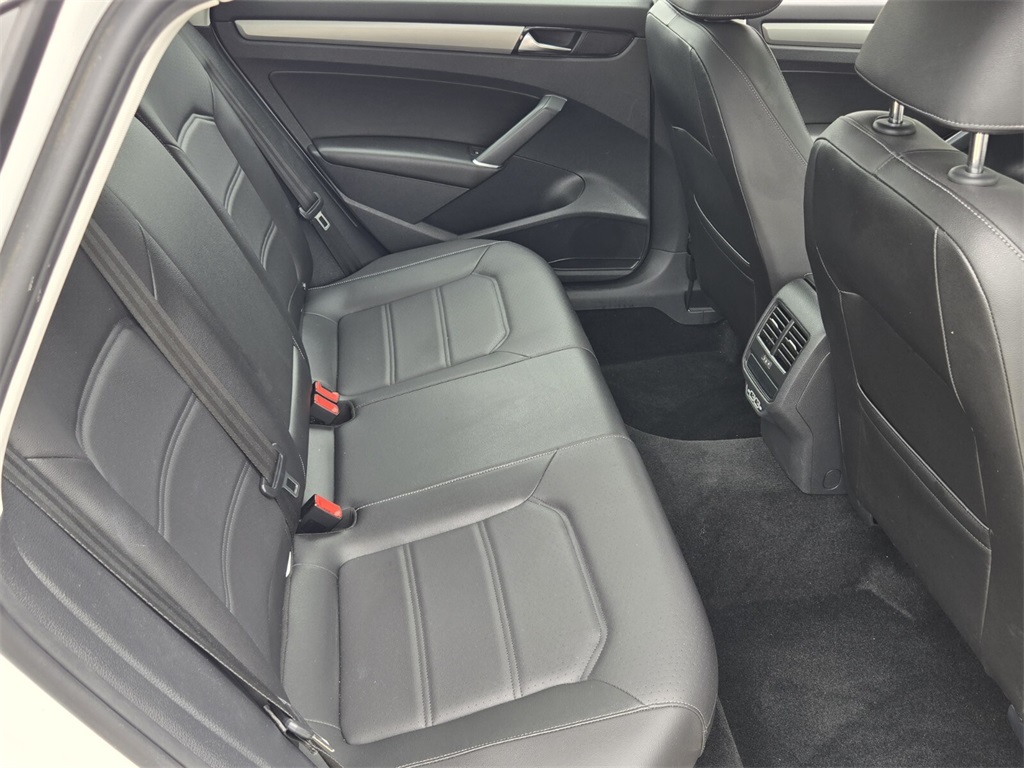 2022 Volkswagen Passat 2.0T SE photo 15