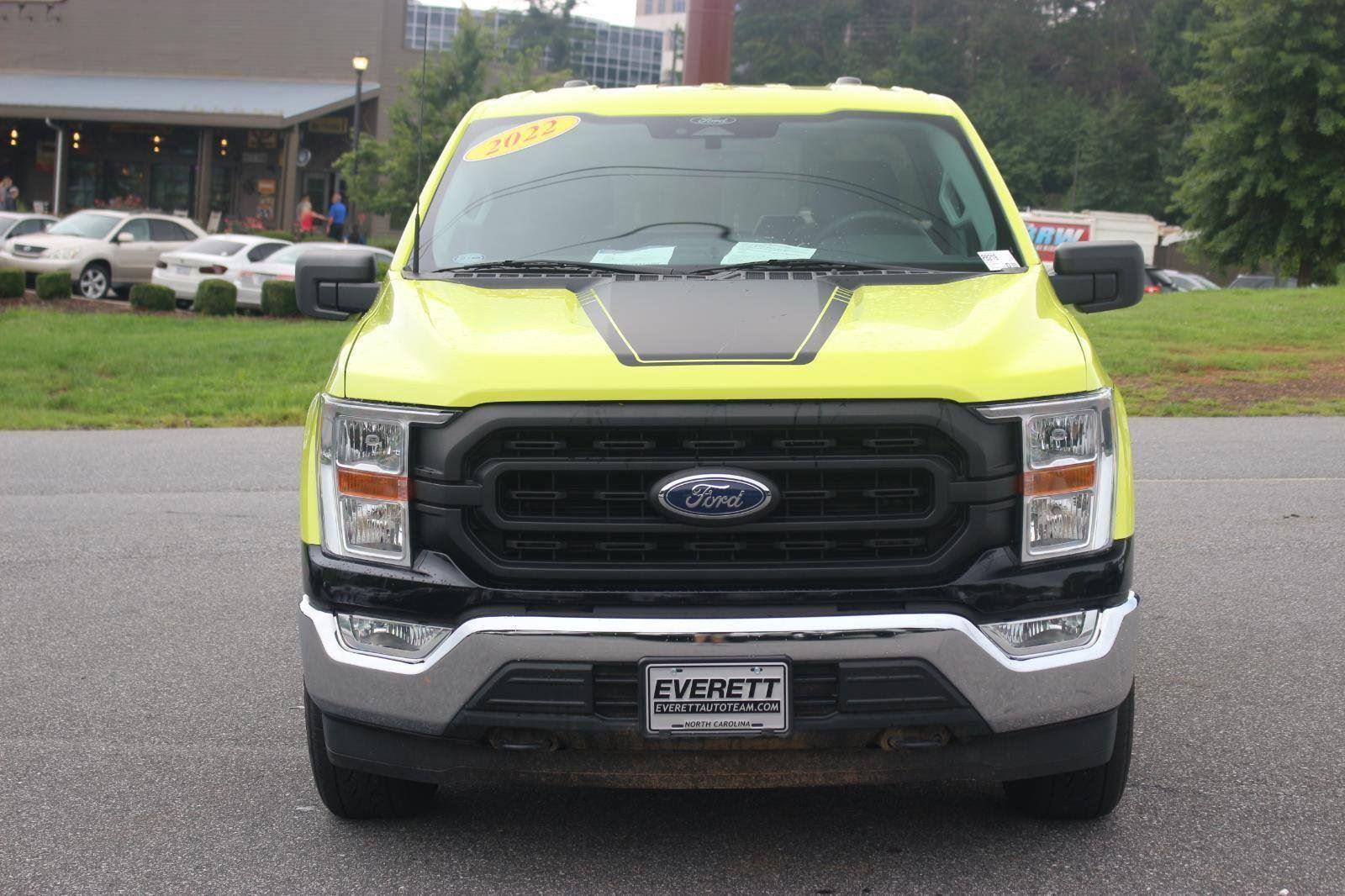 2022 Ford F-150 XL photo 2