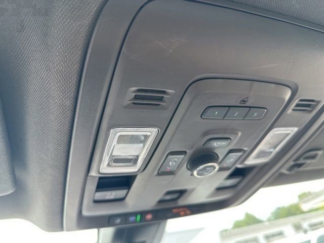 2021 Gmc Yukon SLT photo 33