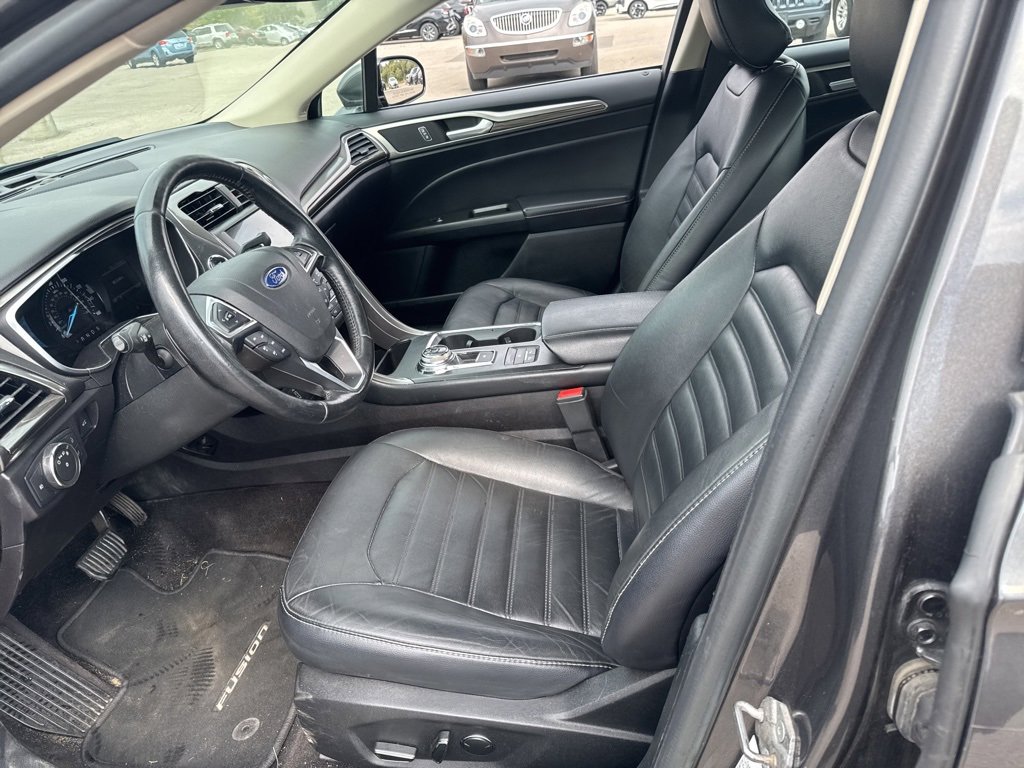 2017 Ford Fusion SE photo 40