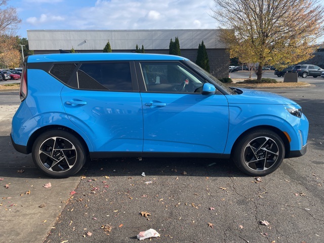 2023 Kia Soul EX photo 3