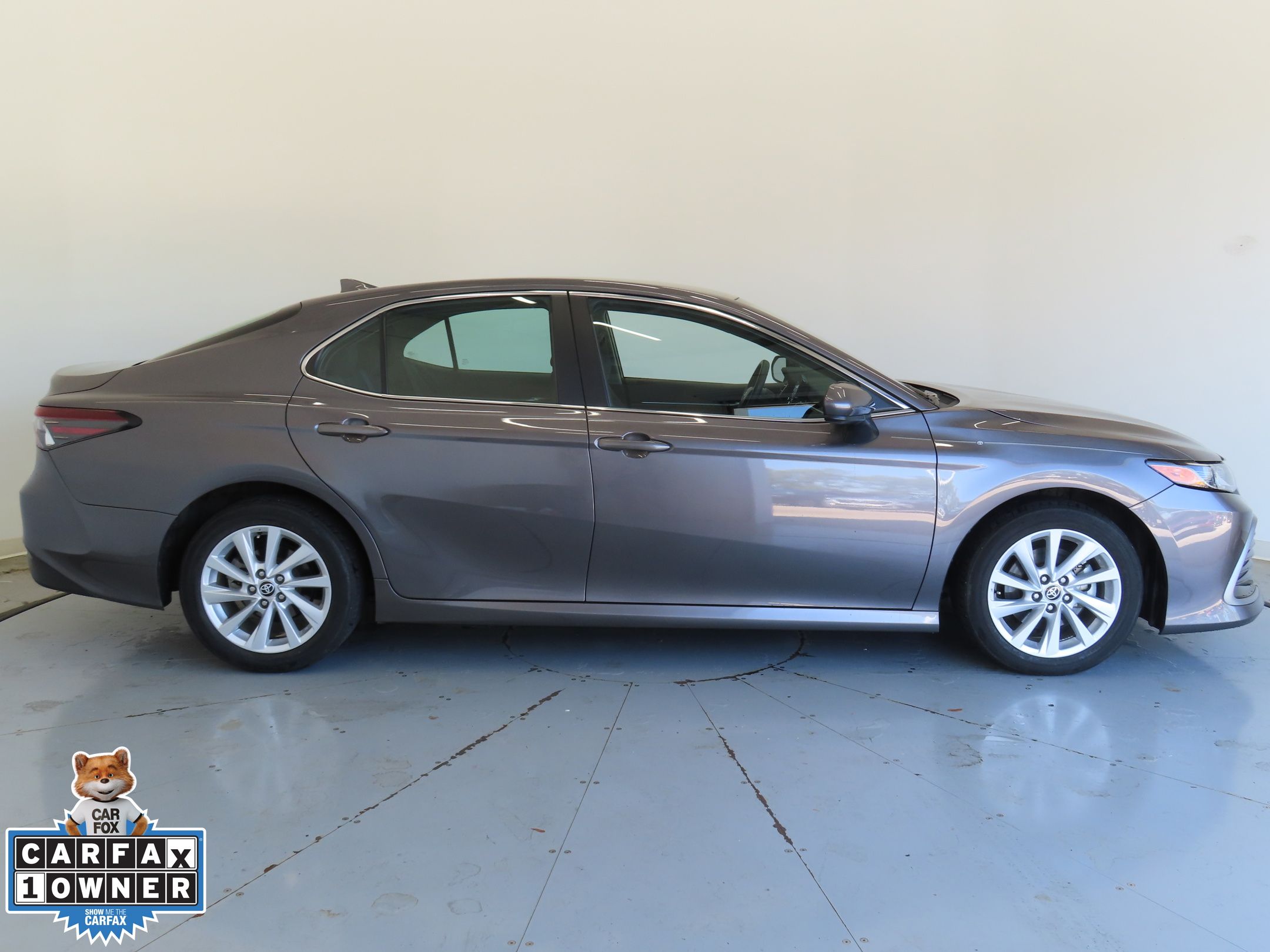 2023 Toyota Camry LE photo 2