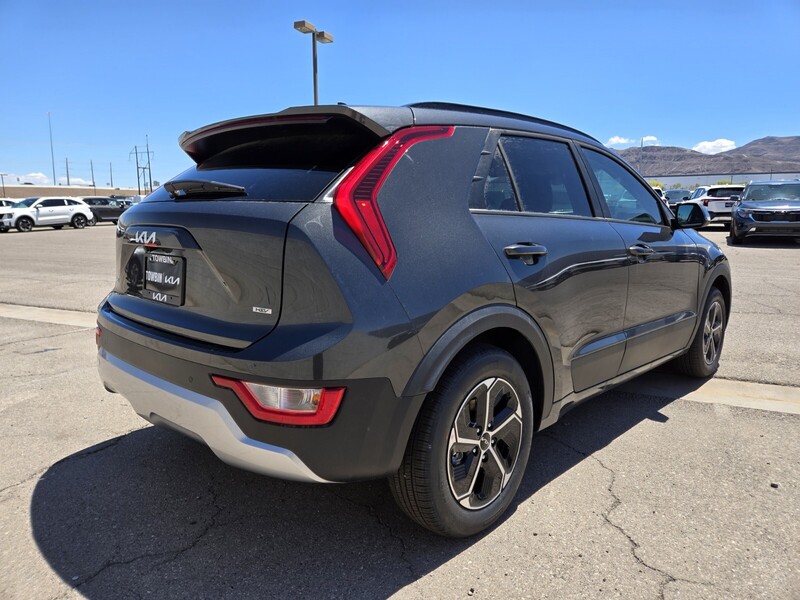 2025 Kia Niro EX photo 3