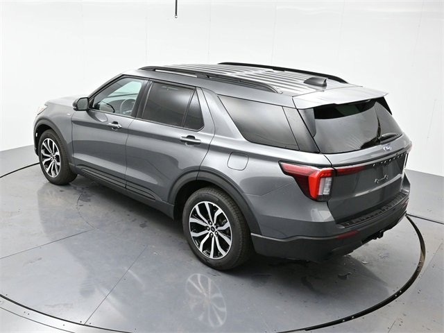 2025 Ford Explorer ST-Line photo 39
