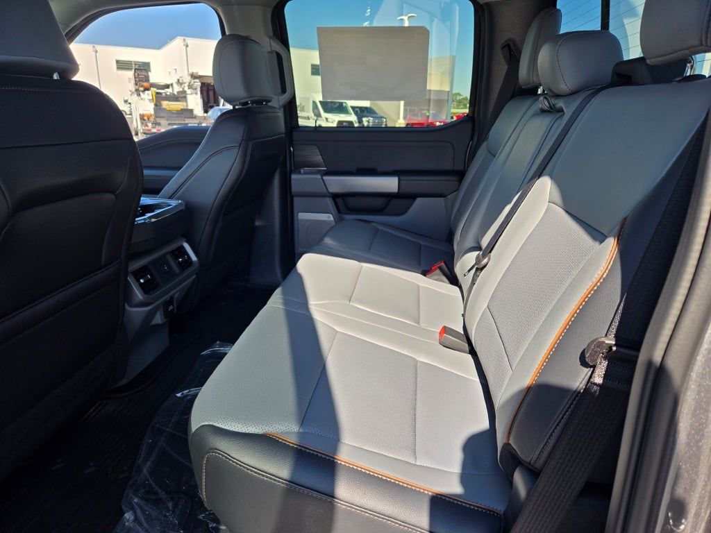 2025 Ford F-150 Lariat photo 15