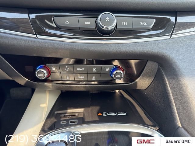 2022 Buick Enclave Essence photo 12