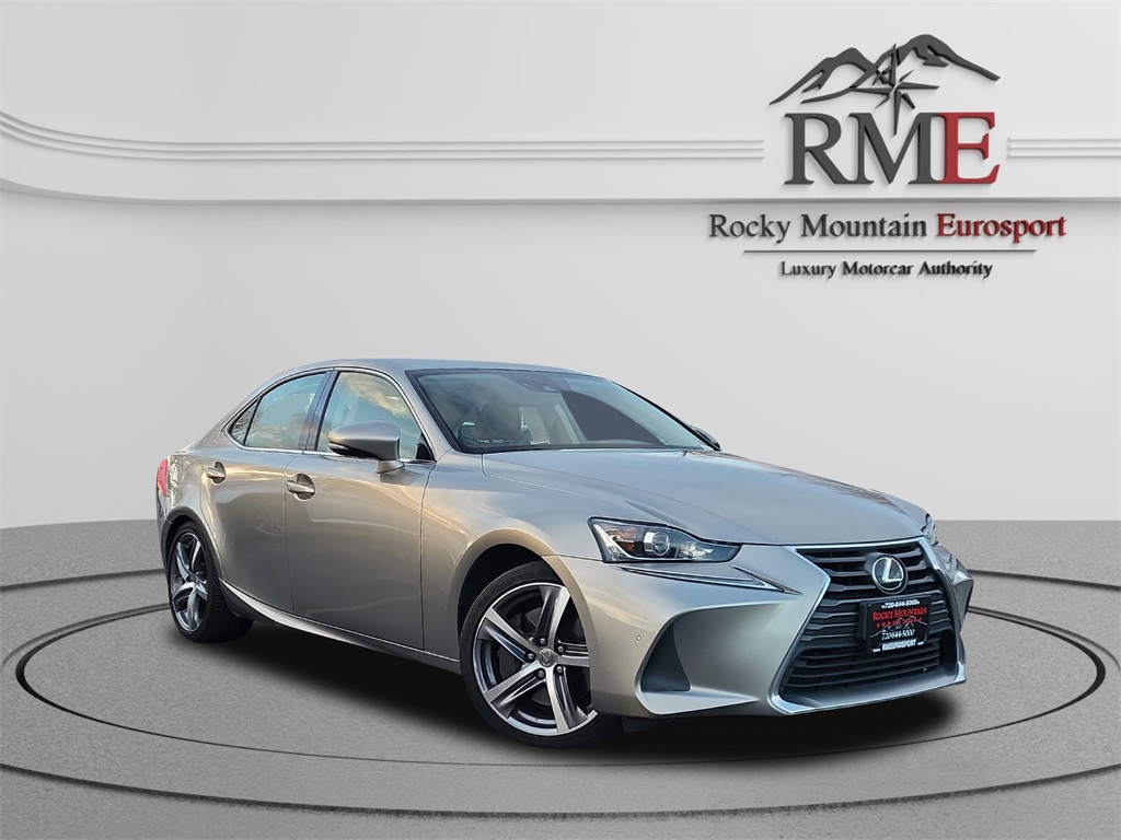 2017 Lexus IS 300's photo