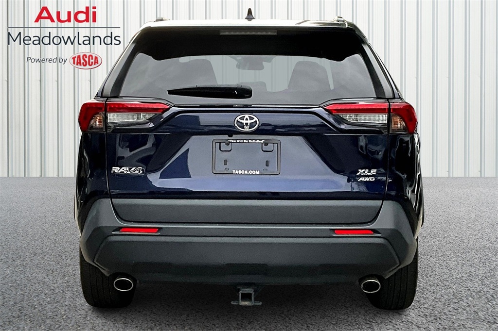 2022 Toyota RAV4 XLE Premium photo 2