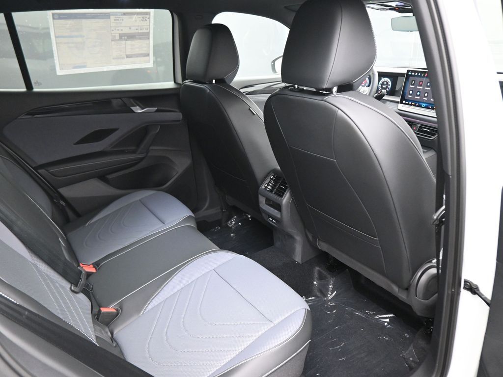 2025 Volkswagen Tiguan SE R-Line Black photo 41