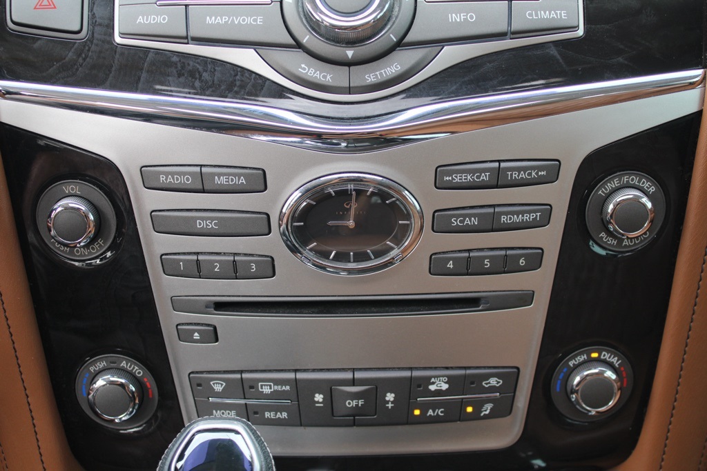2019 Infiniti QX80 Luxe photo 21