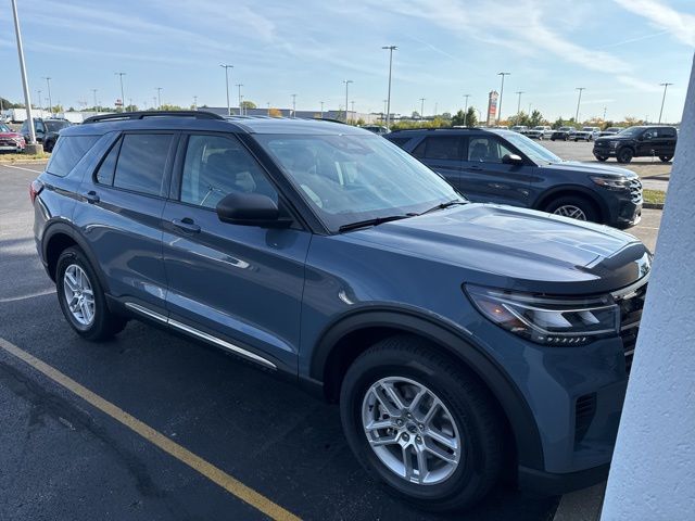 2025 Ford Explorer photo 20