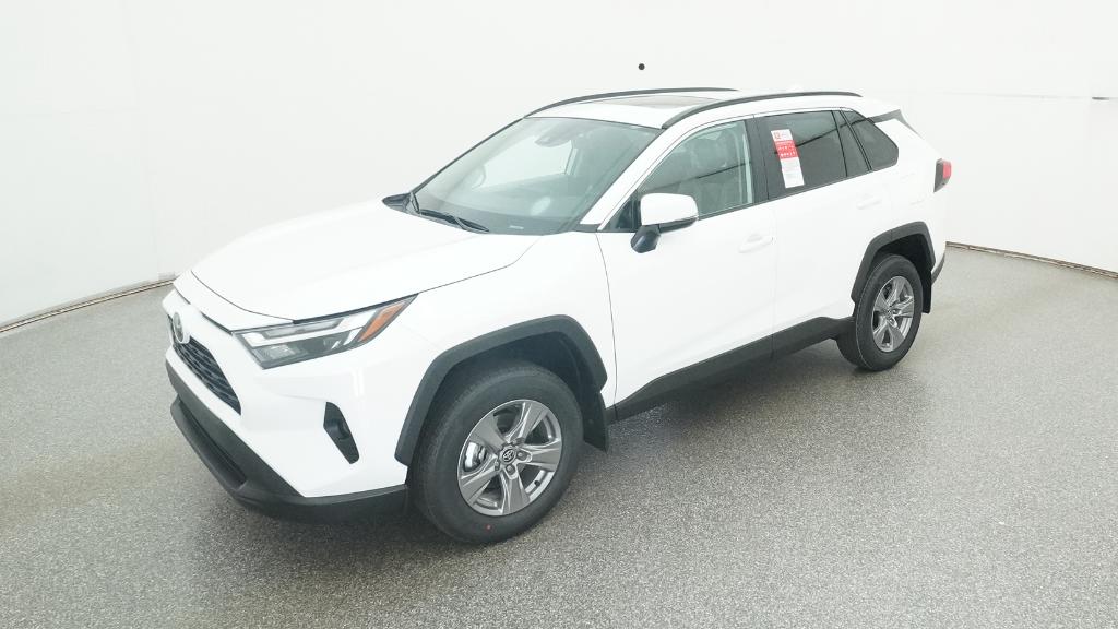 2025 Toyota RAV4 XLE's photo