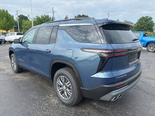 2025 Chevrolet Traverse photo 4