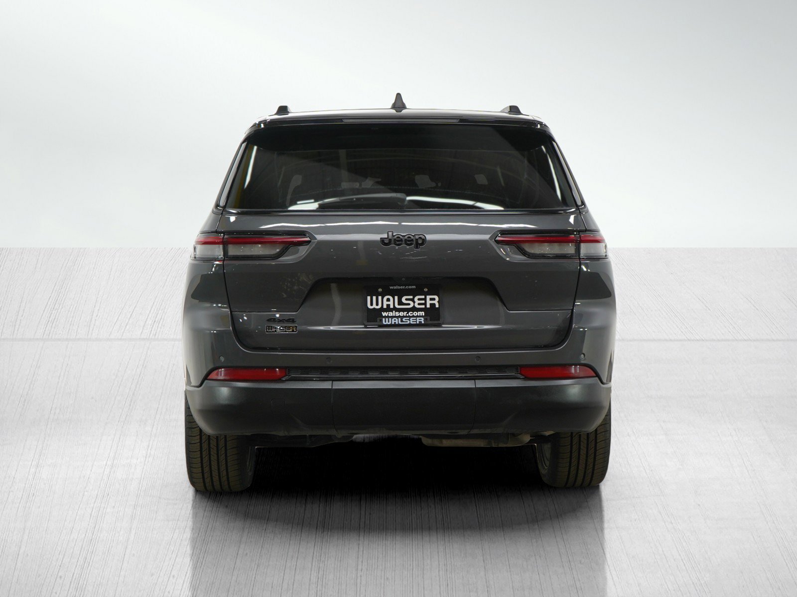 2023 Jeep Grand Cherokee Laredo Altitude photo 3