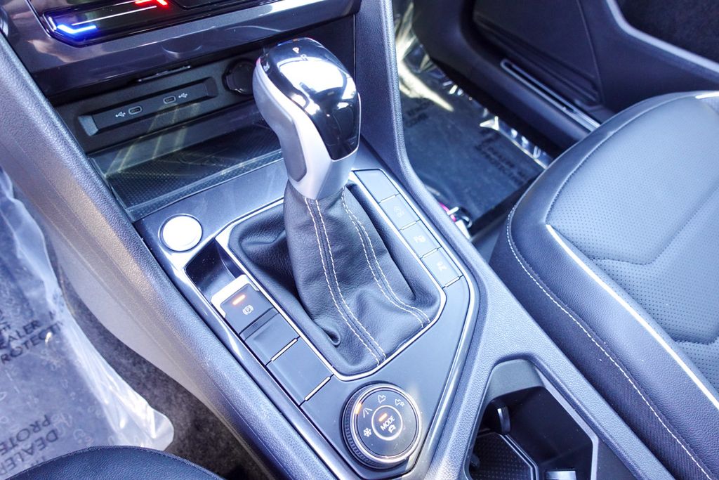 2024 Volkswagen Tiguan SEL R-Line Black photo 19