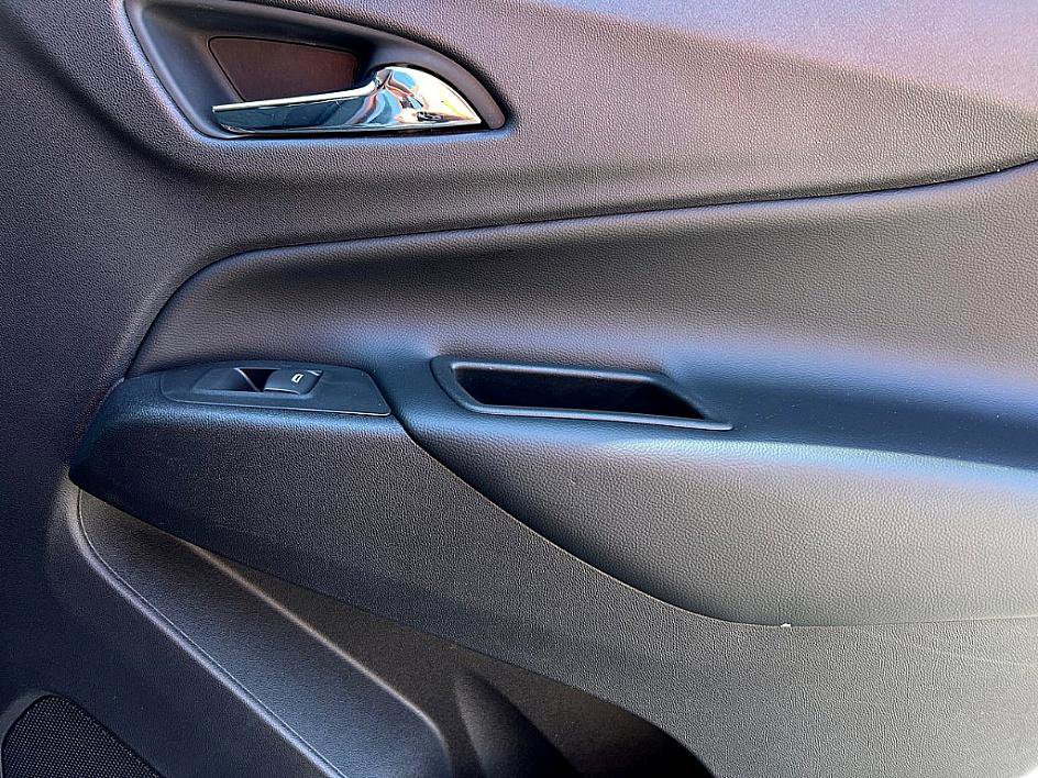 2019 Chevrolet Equinox LT photo 17
