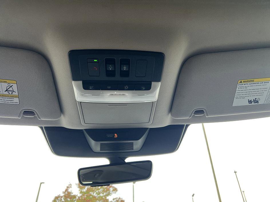 2024 Nissan Pathfinder SL photo 25