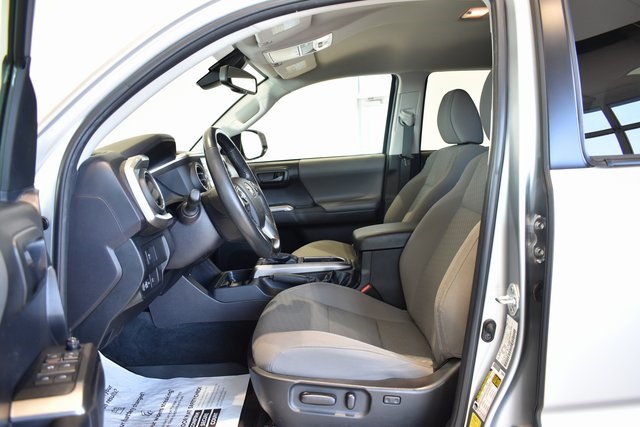 2022 Toyota Tacoma SR5 photo 16
