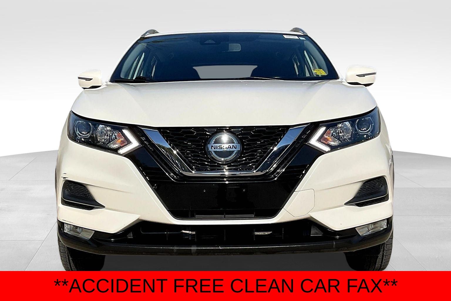 2020 Nissan Rogue Sport SV photo 2