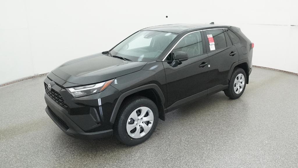 2025 Toyota RAV4 LE's photo
