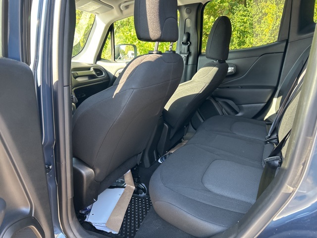 2023 Jeep Renegade Latitude Upland photo 11