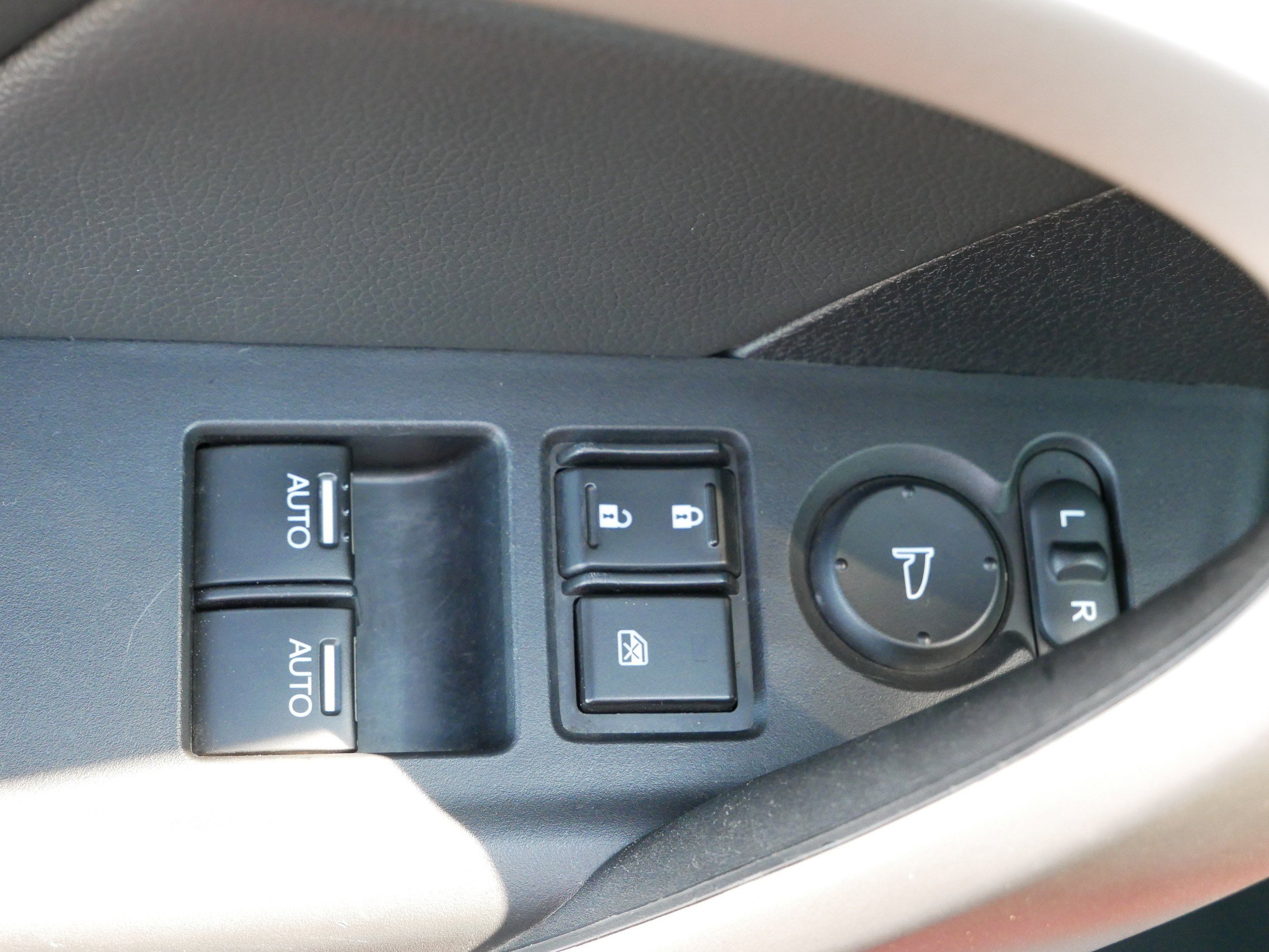 2012 Honda Accord EX-L photo 17