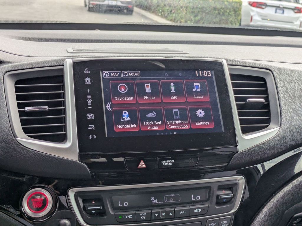 2017 Honda Ridgeline Black Edition photo 4