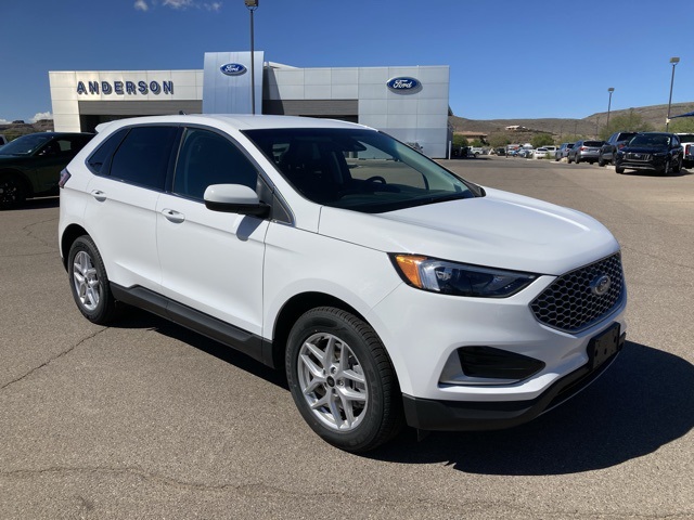 2024 Ford Edge SEL photo 3