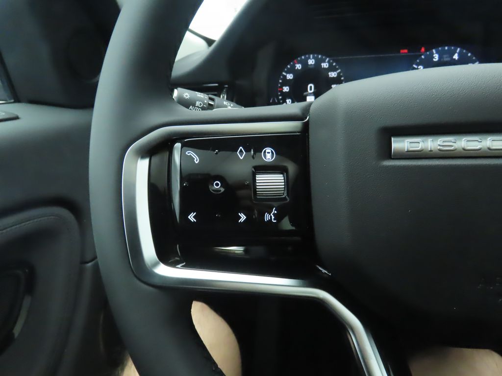 2025 Land Rover Discovery Sport S photo 7