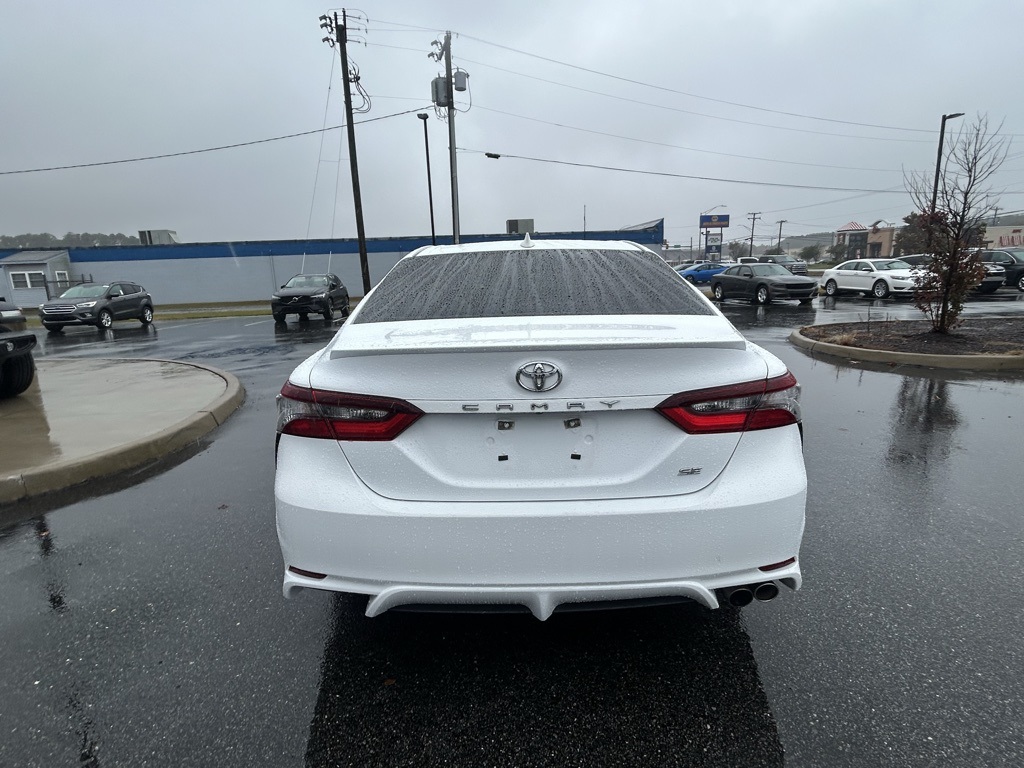 2022 Toyota Camry SE photo 4
