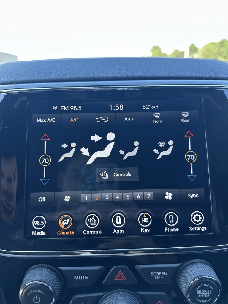 2022 Jeep Cherokee Laredo X photo 19