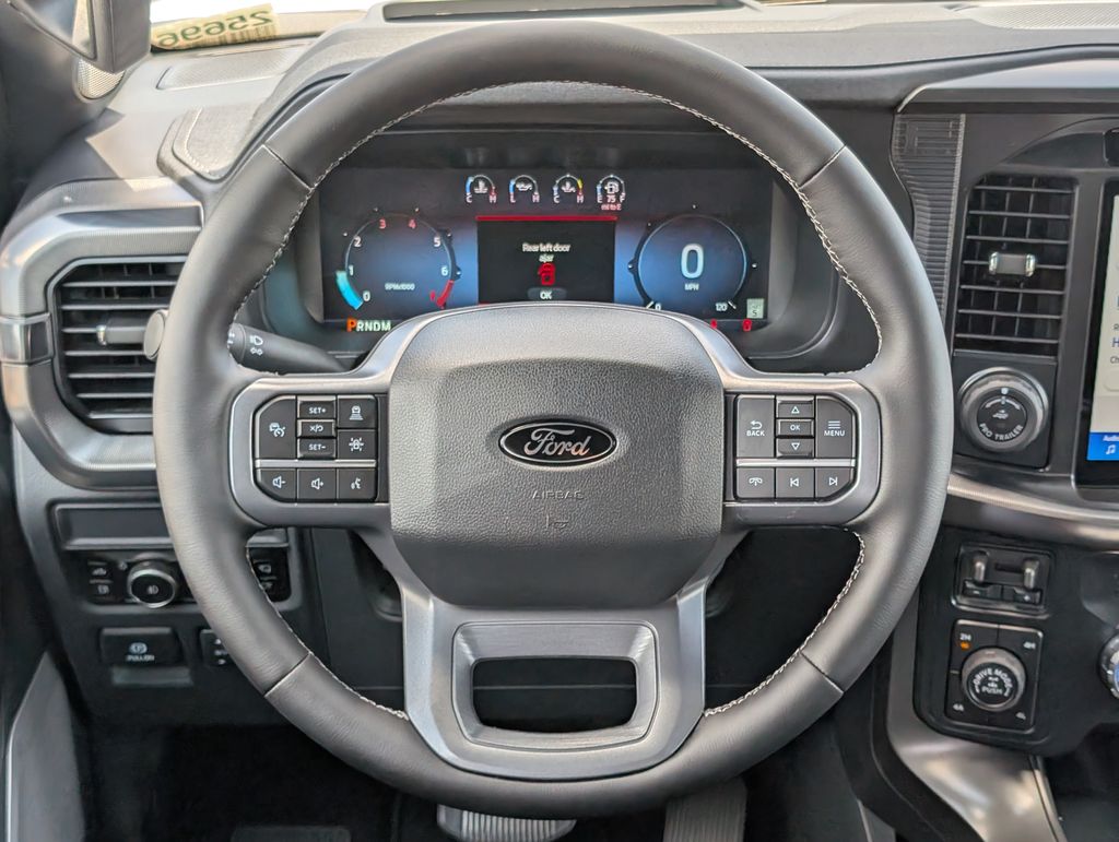 2025 Ford F-150 Lariat photo 8