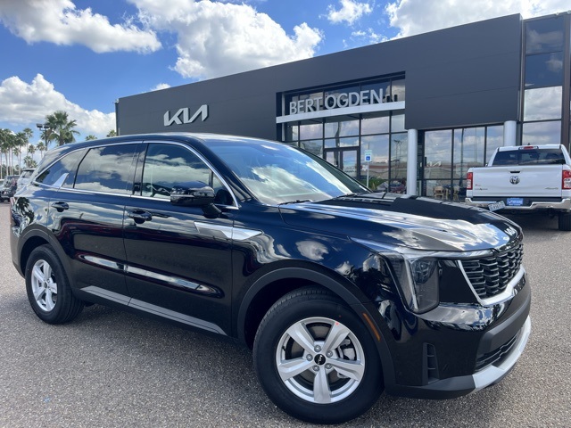 2026 Kia Sorento LX's photo