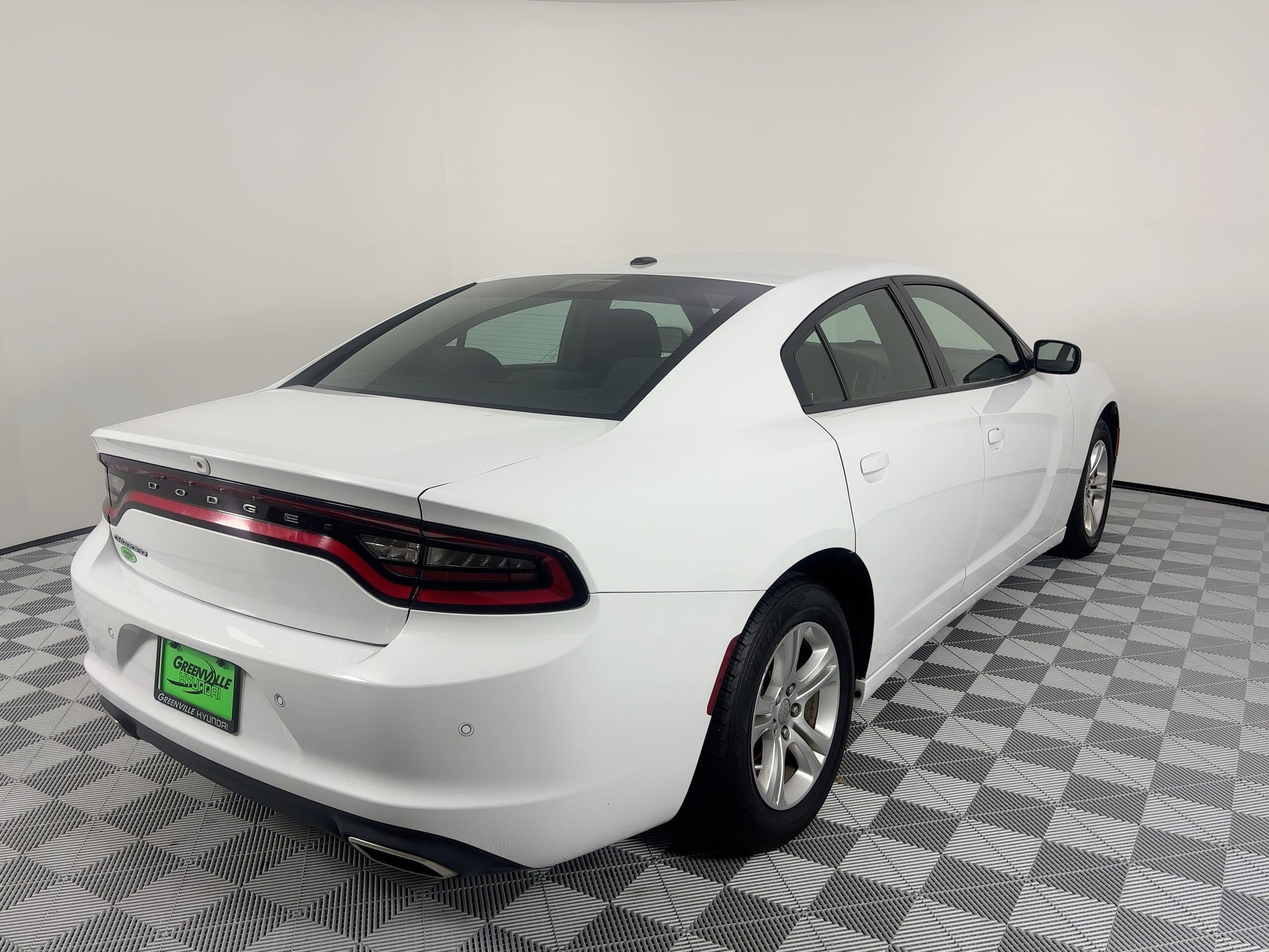 2022 Dodge Charger SXT photo 8